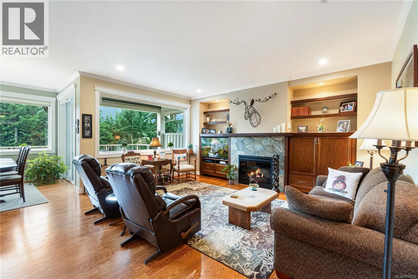 3573 Monterey Dr