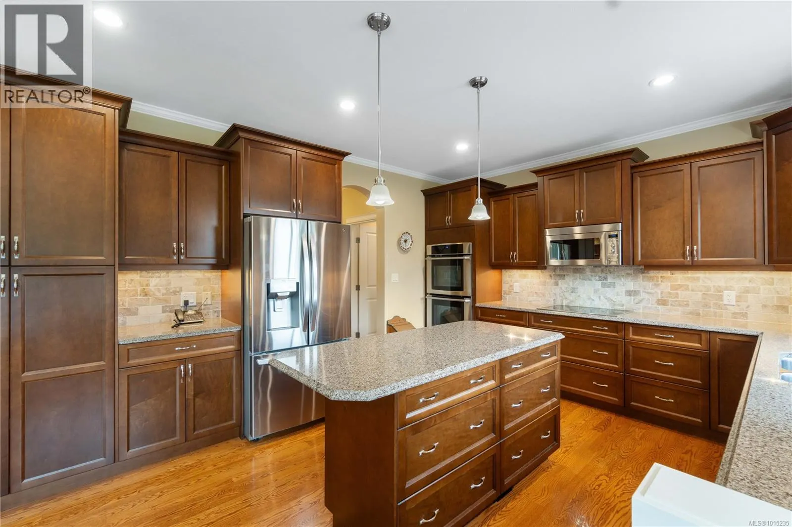 3573 Monterey Dr