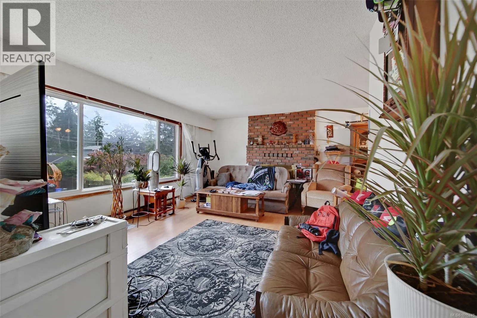 5886 Broadway Rd