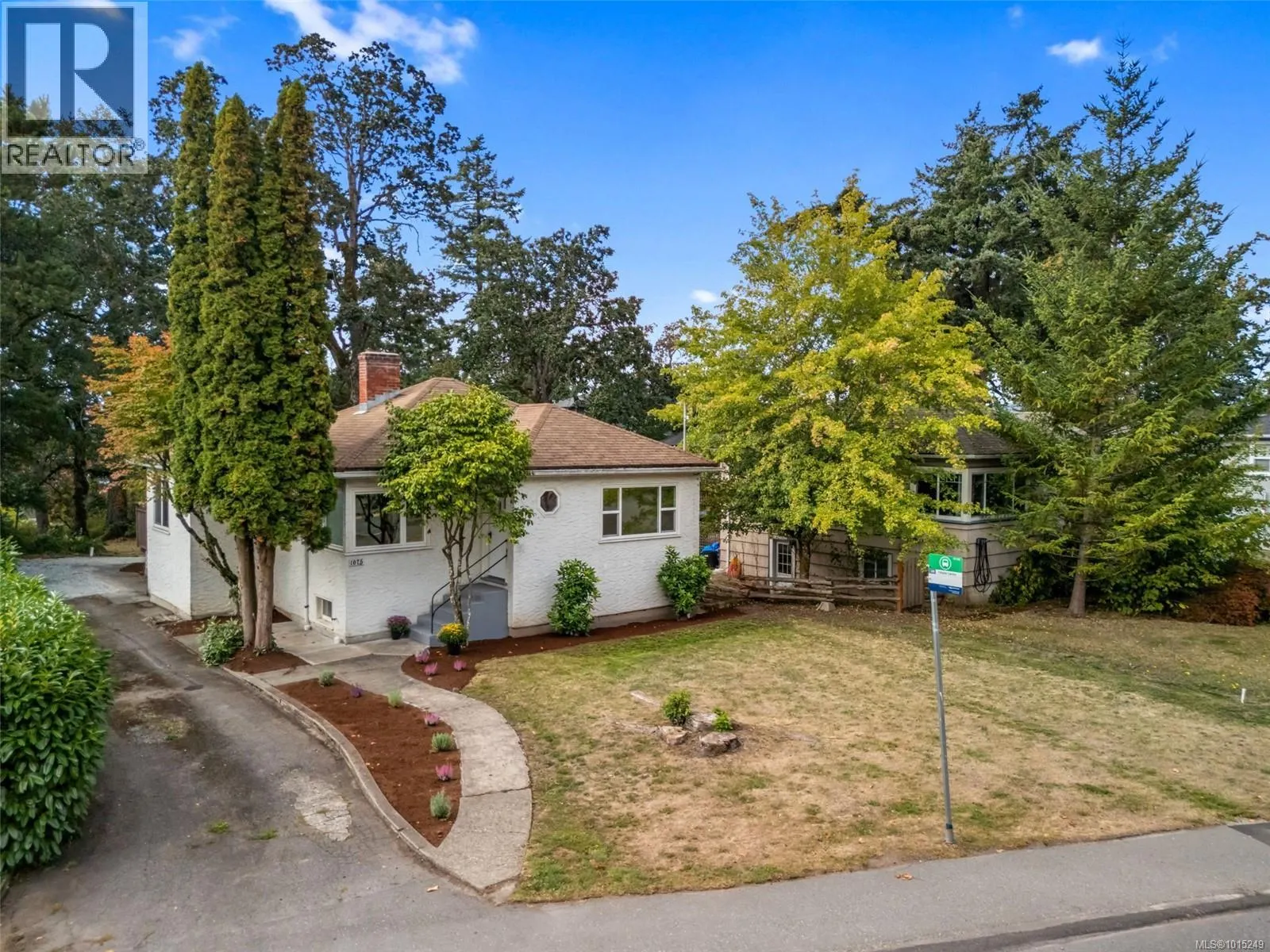 1075 Burnside Rd W