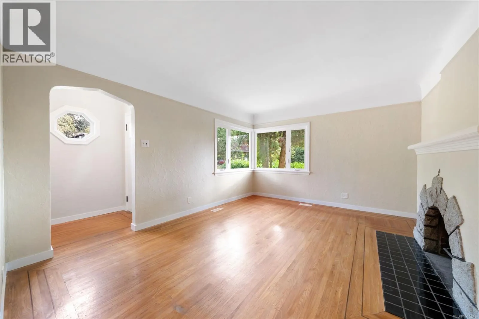 1075 Burnside Rd W