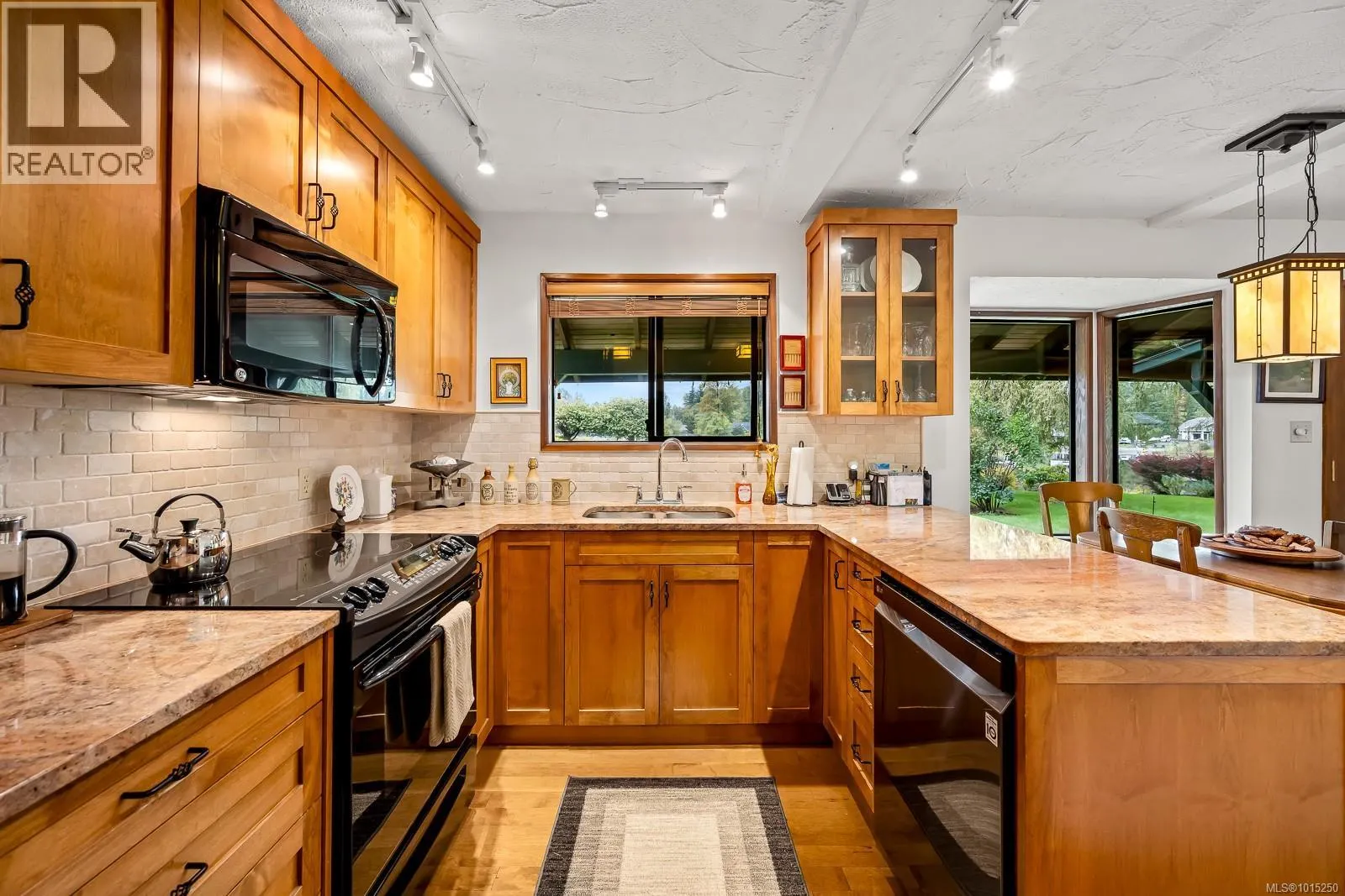 9386 Martin Park Dr