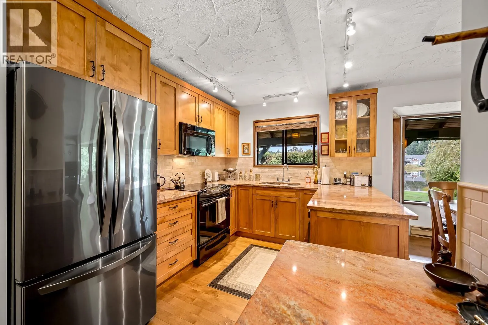 9386 Martin Park Dr