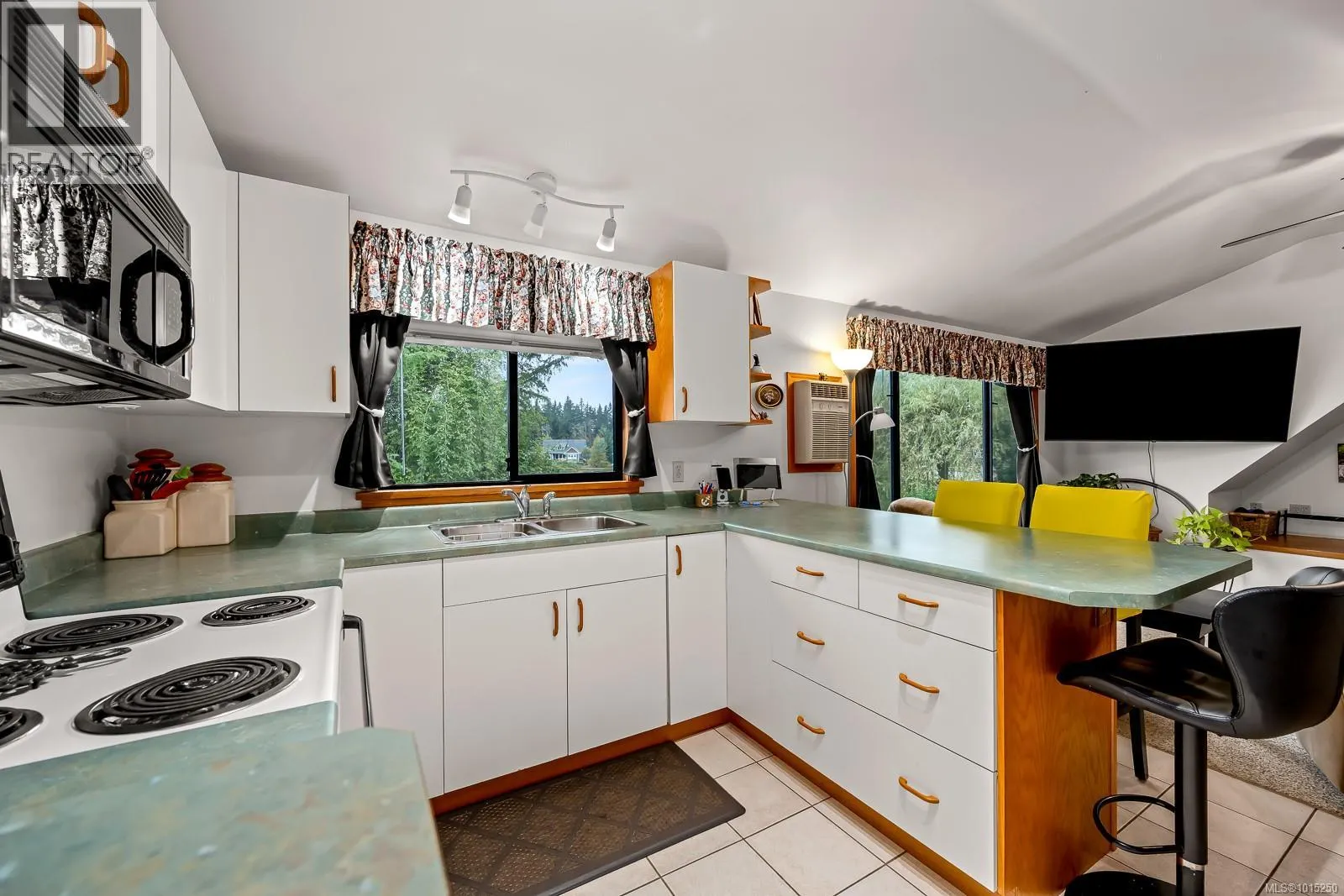 9386 Martin Park Dr