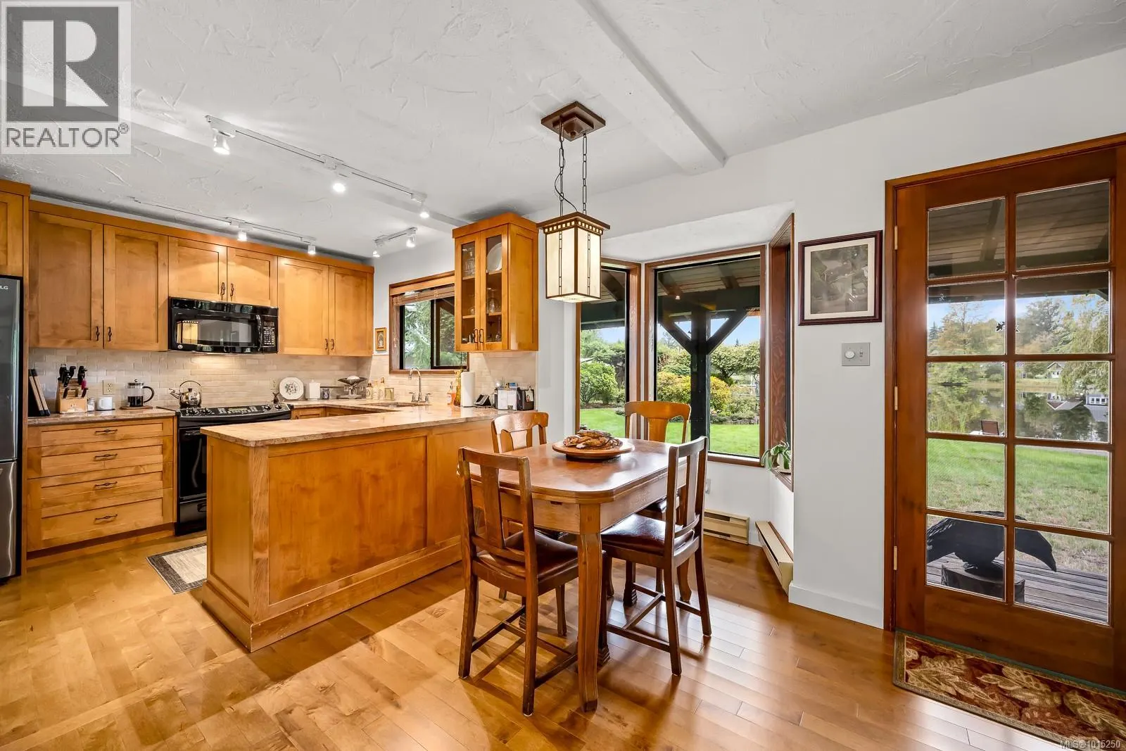 9386 Martin Park Dr