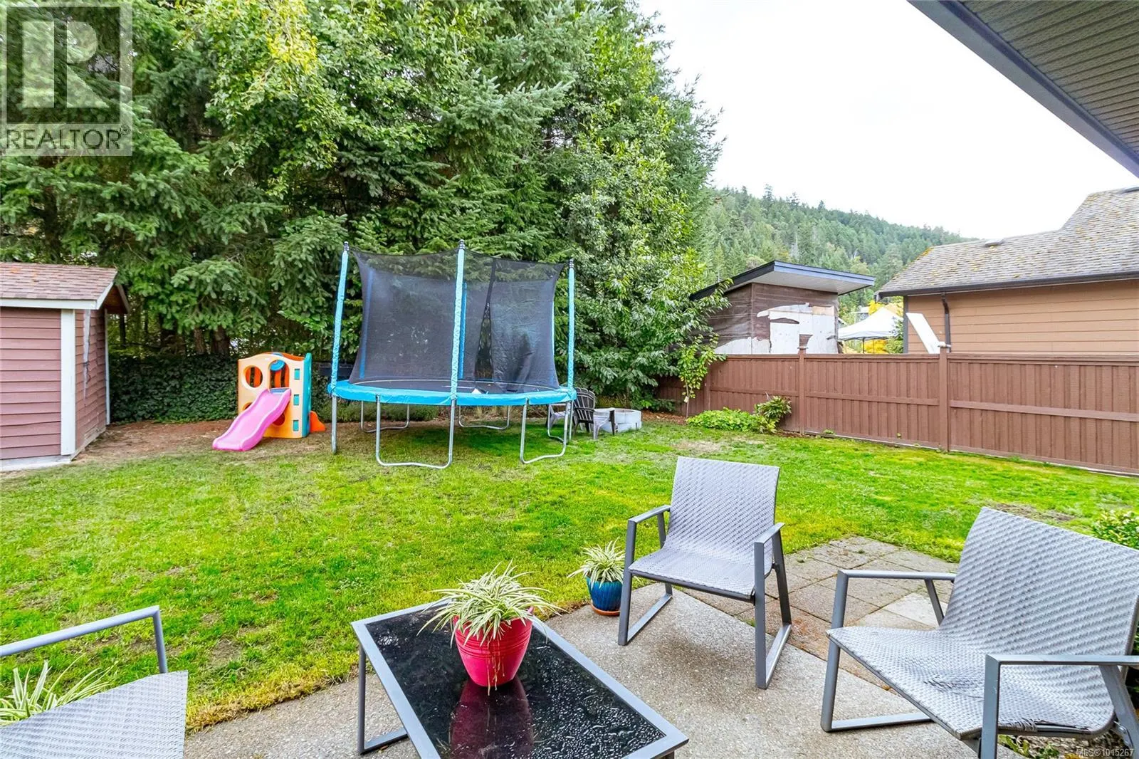 1043 Skylar Cir