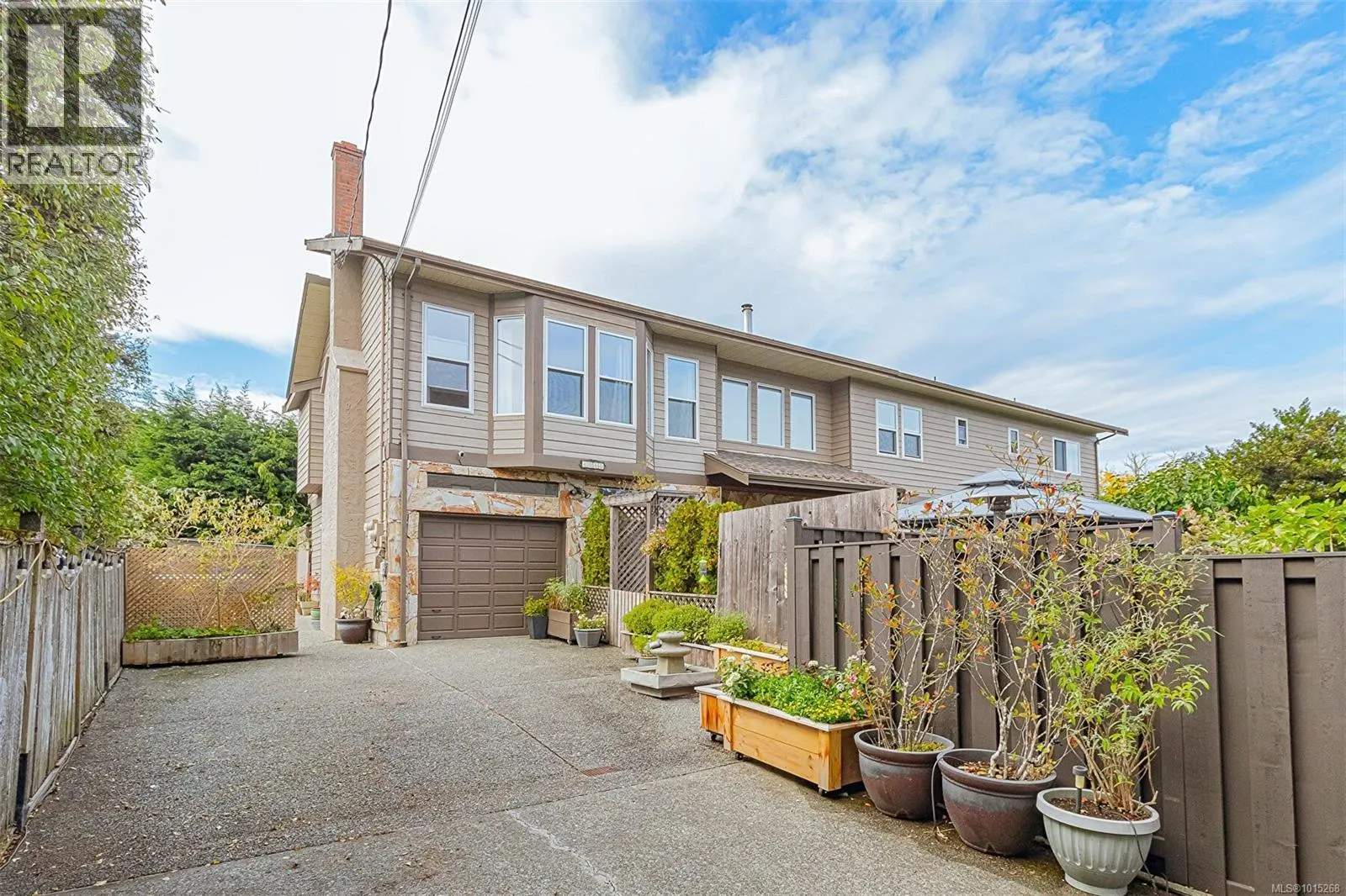 4050 Santa Maria Ave