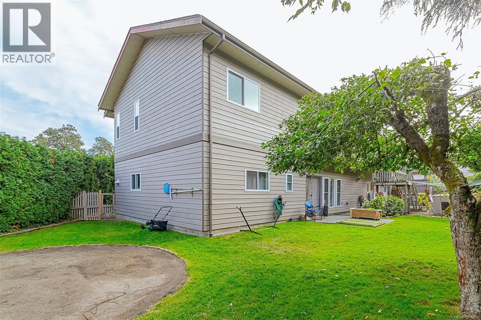4050 Santa Maria Ave
