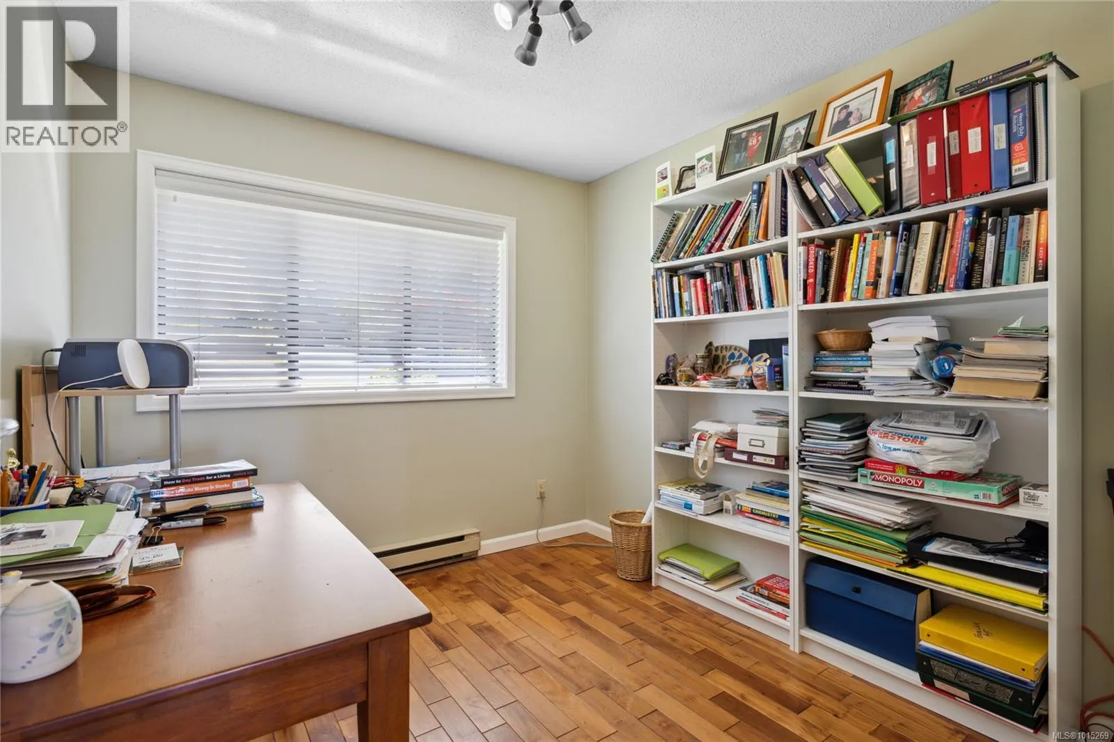 7496 Clark Cres