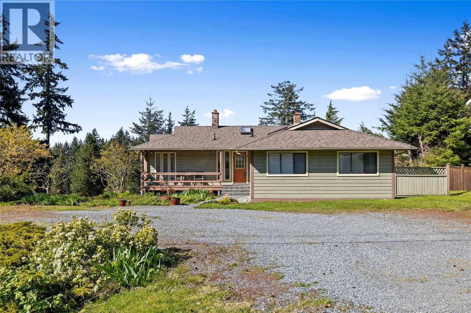 7496 Clark Cres