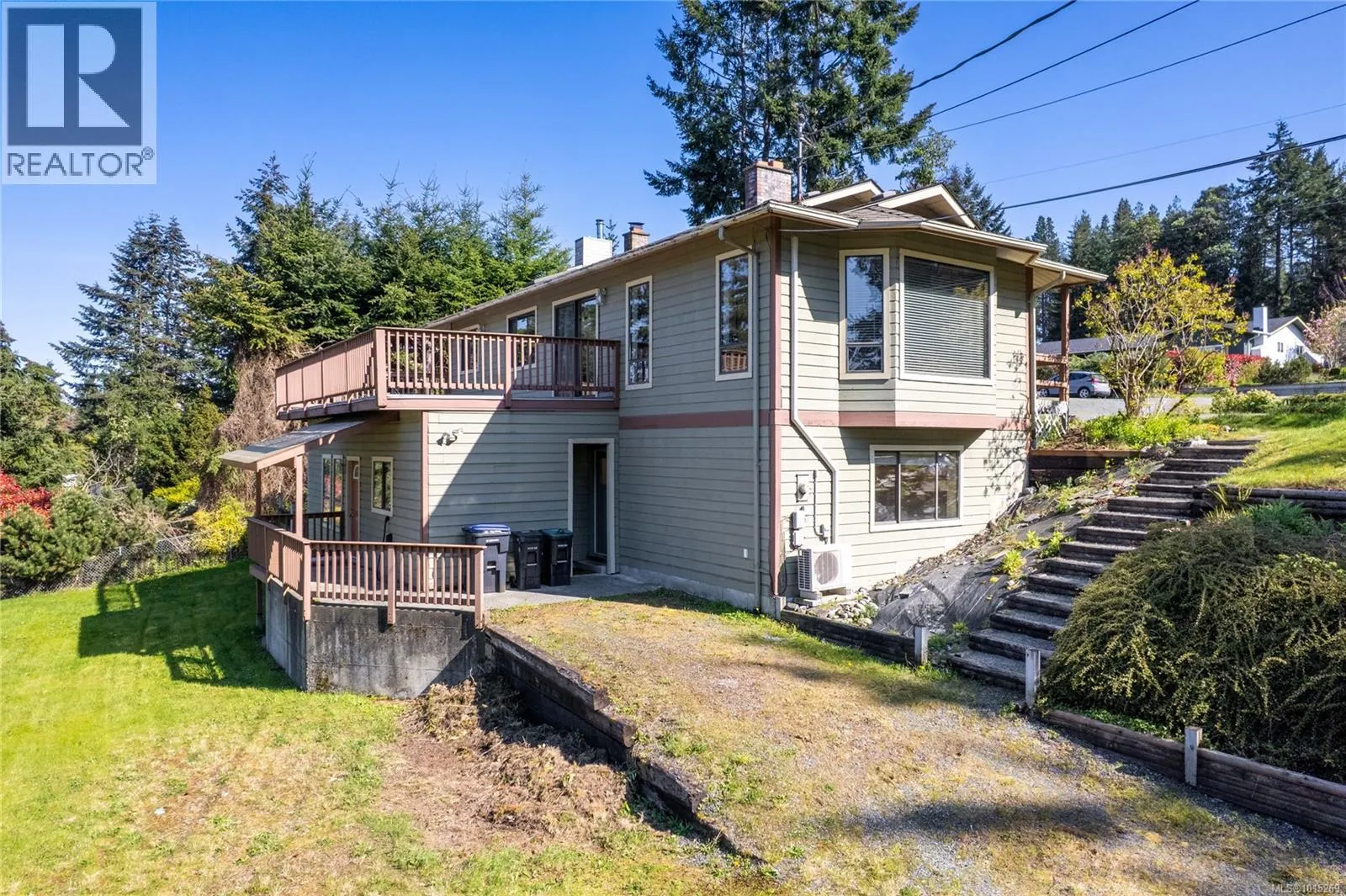 7496 Clark Cres