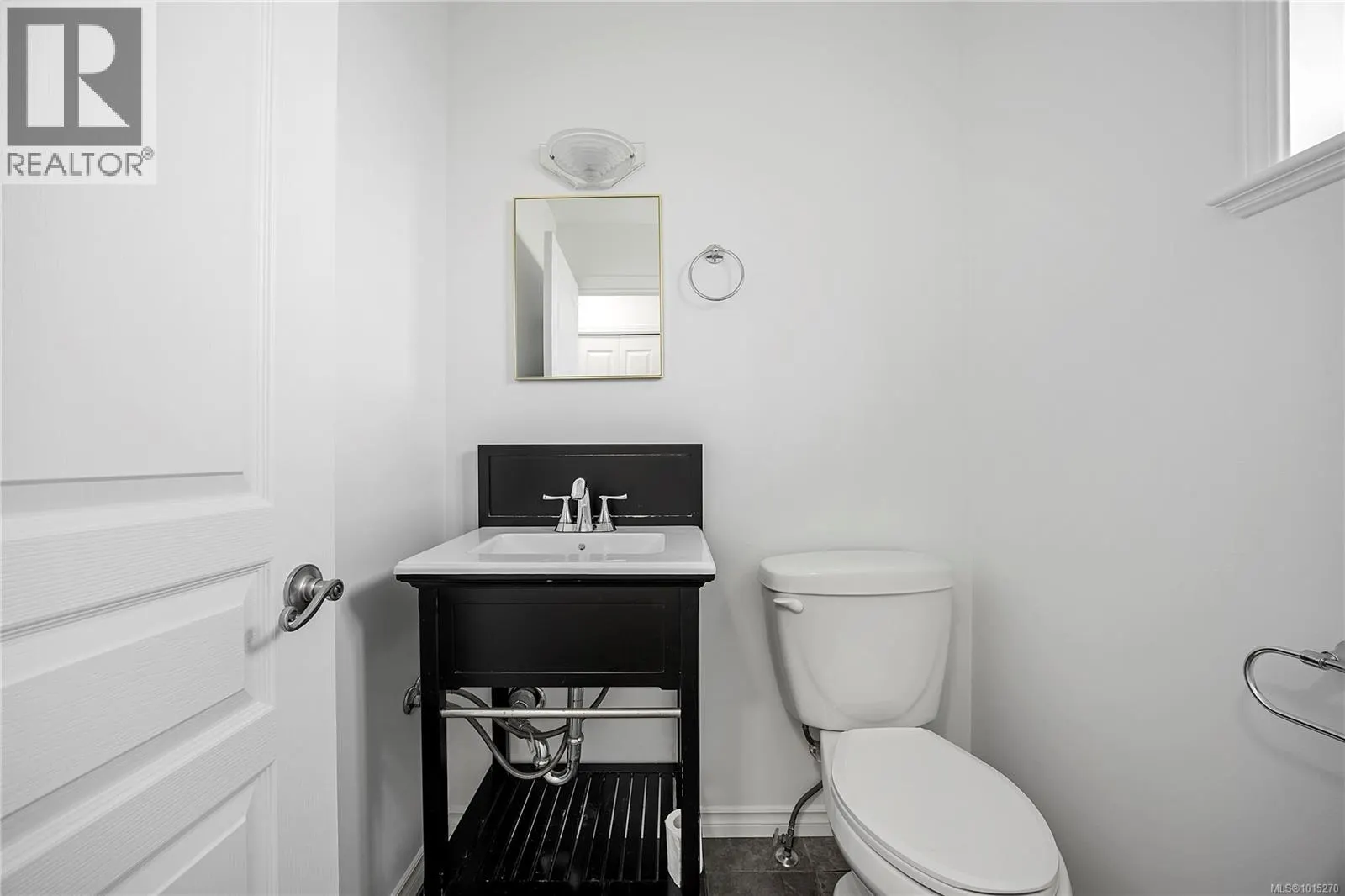 1090 St. David Cres