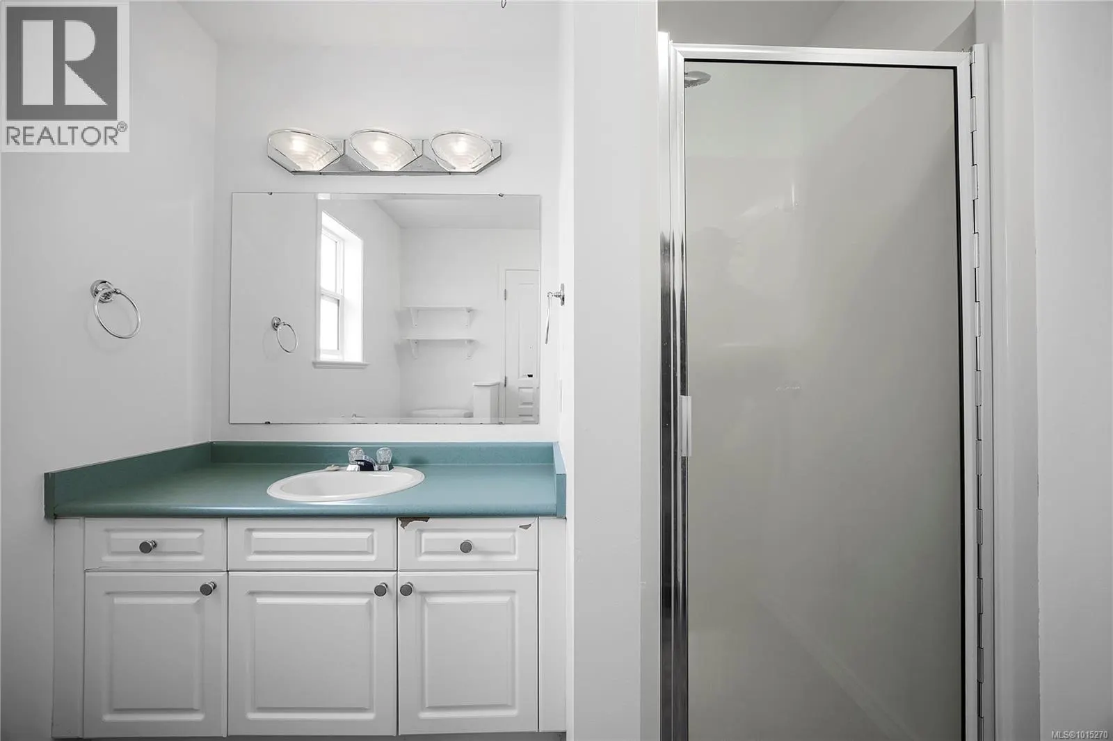 1090 St. David Cres