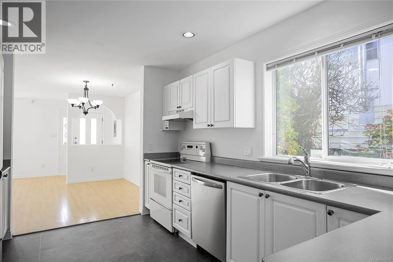 1090 St. David Cres