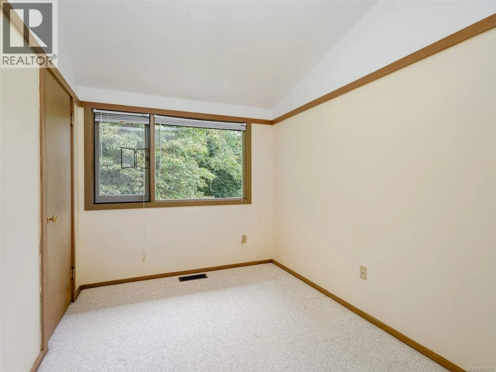 1676 St. Francis Wood