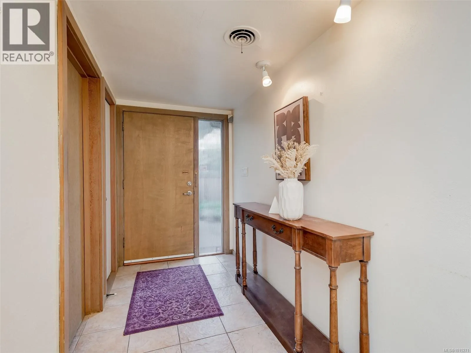 1676 St. Francis Wood