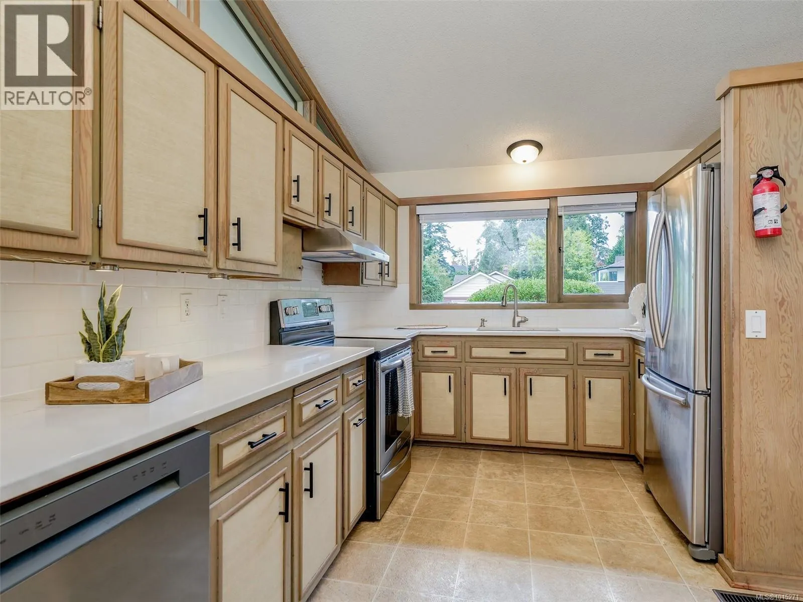 1676 St. Francis Wood