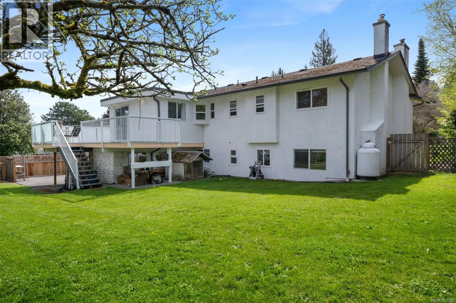 2498 Meadowland Dr