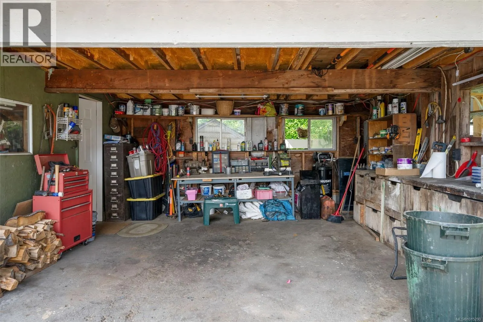2498 Meadowland Dr