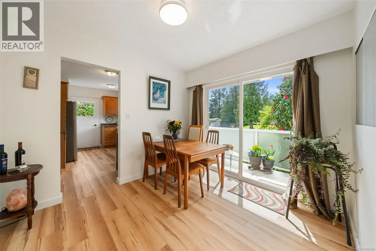 2498 Meadowland Dr