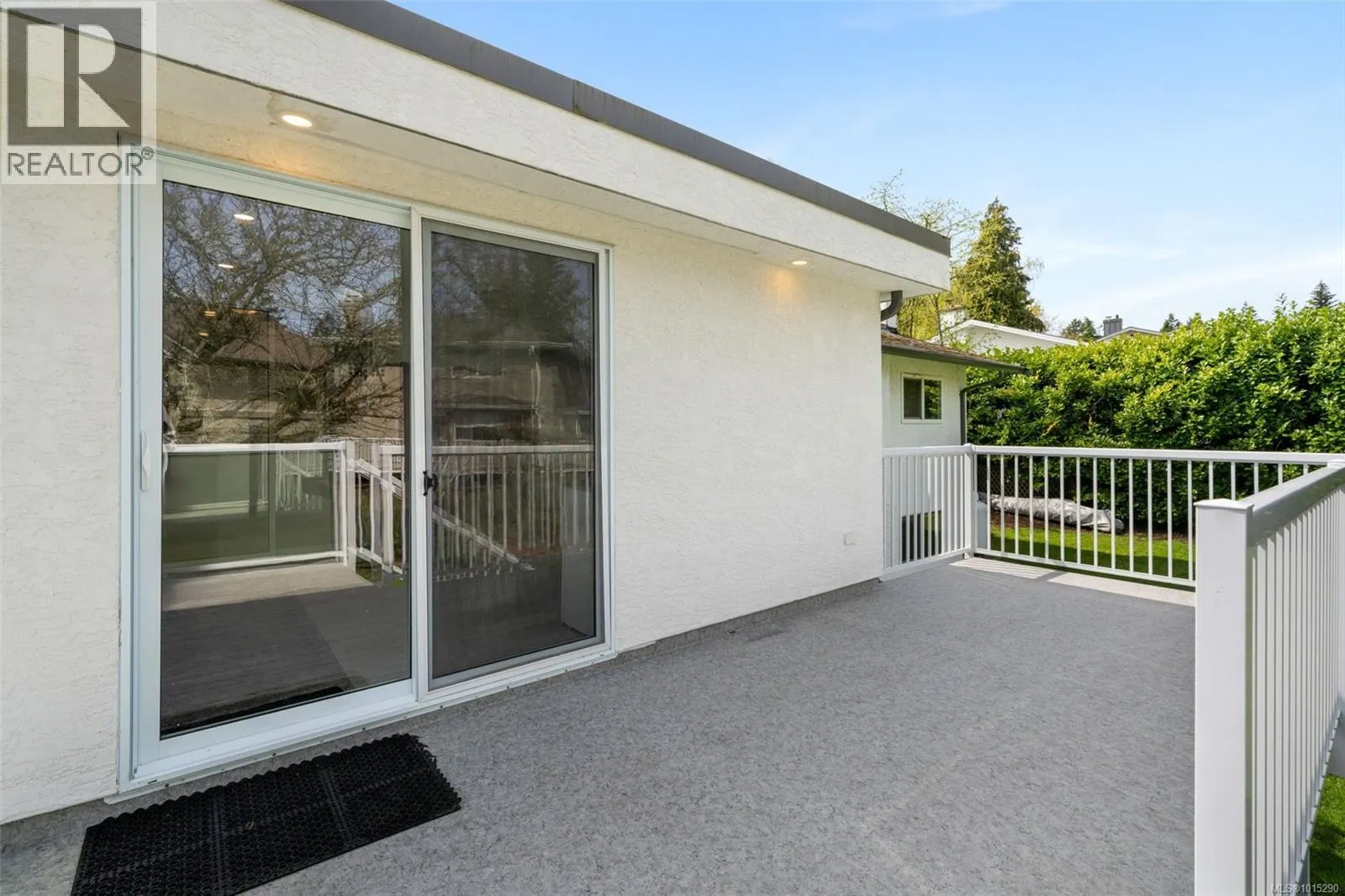 2498 Meadowland Dr