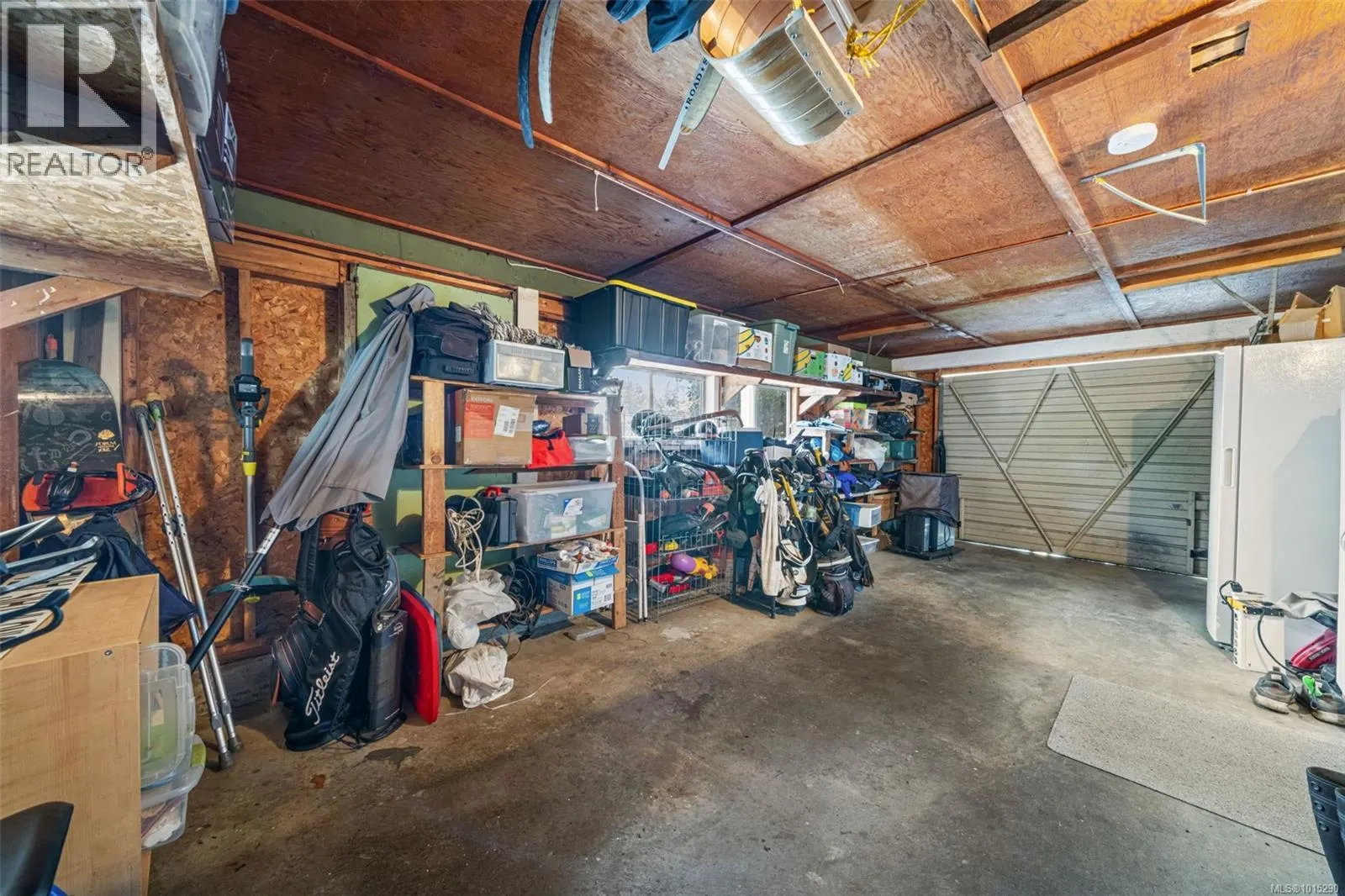 2498 Meadowland Dr