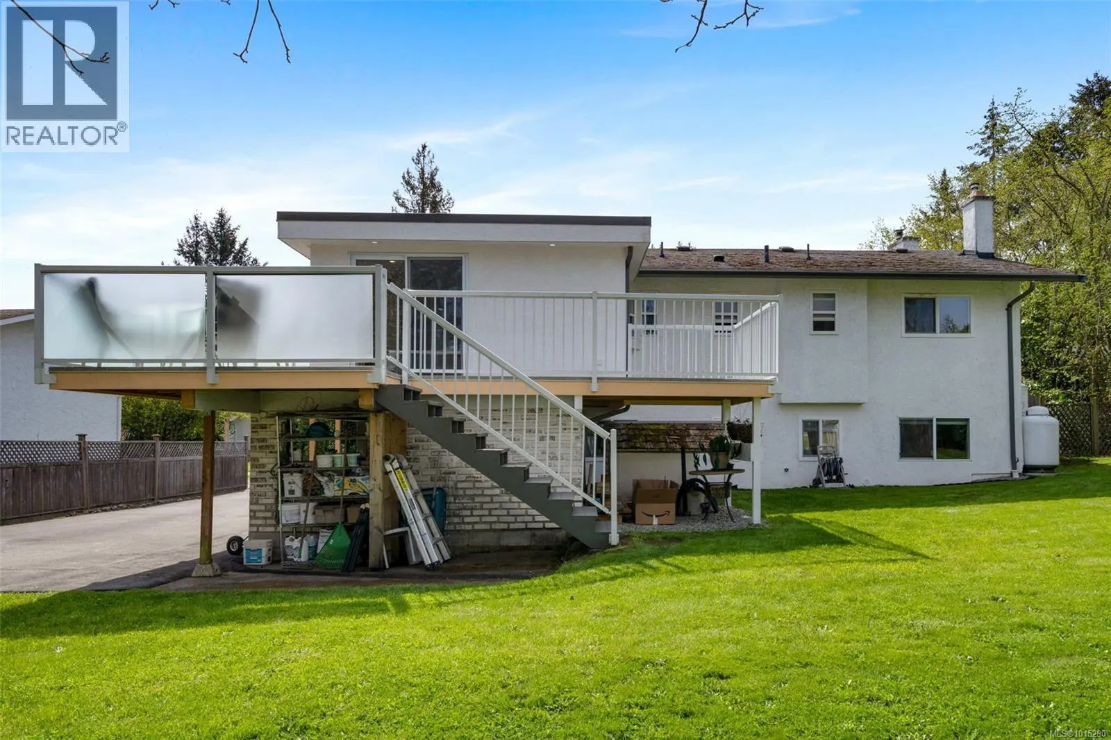 2498 Meadowland Dr