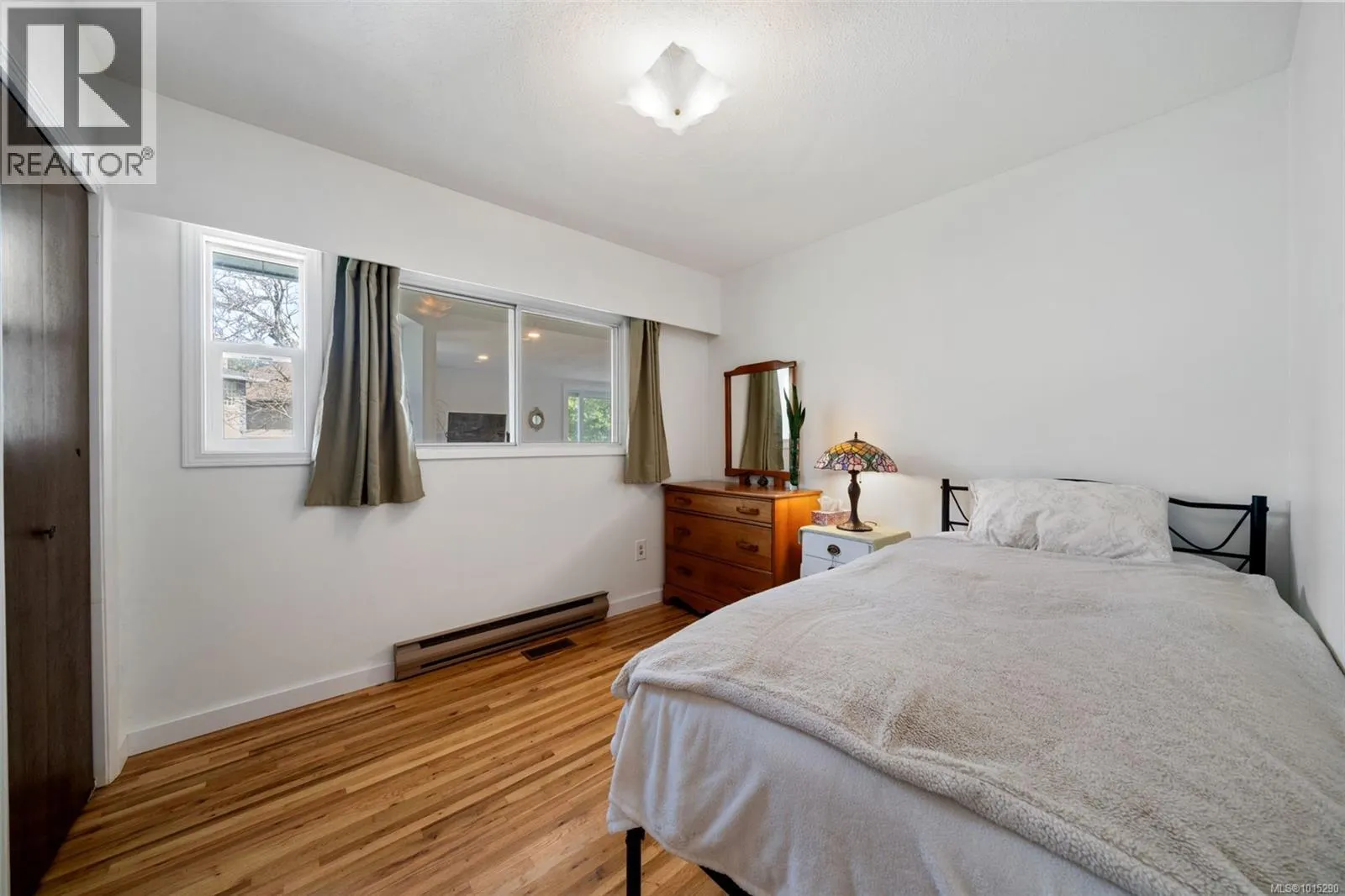 2498 Meadowland Dr