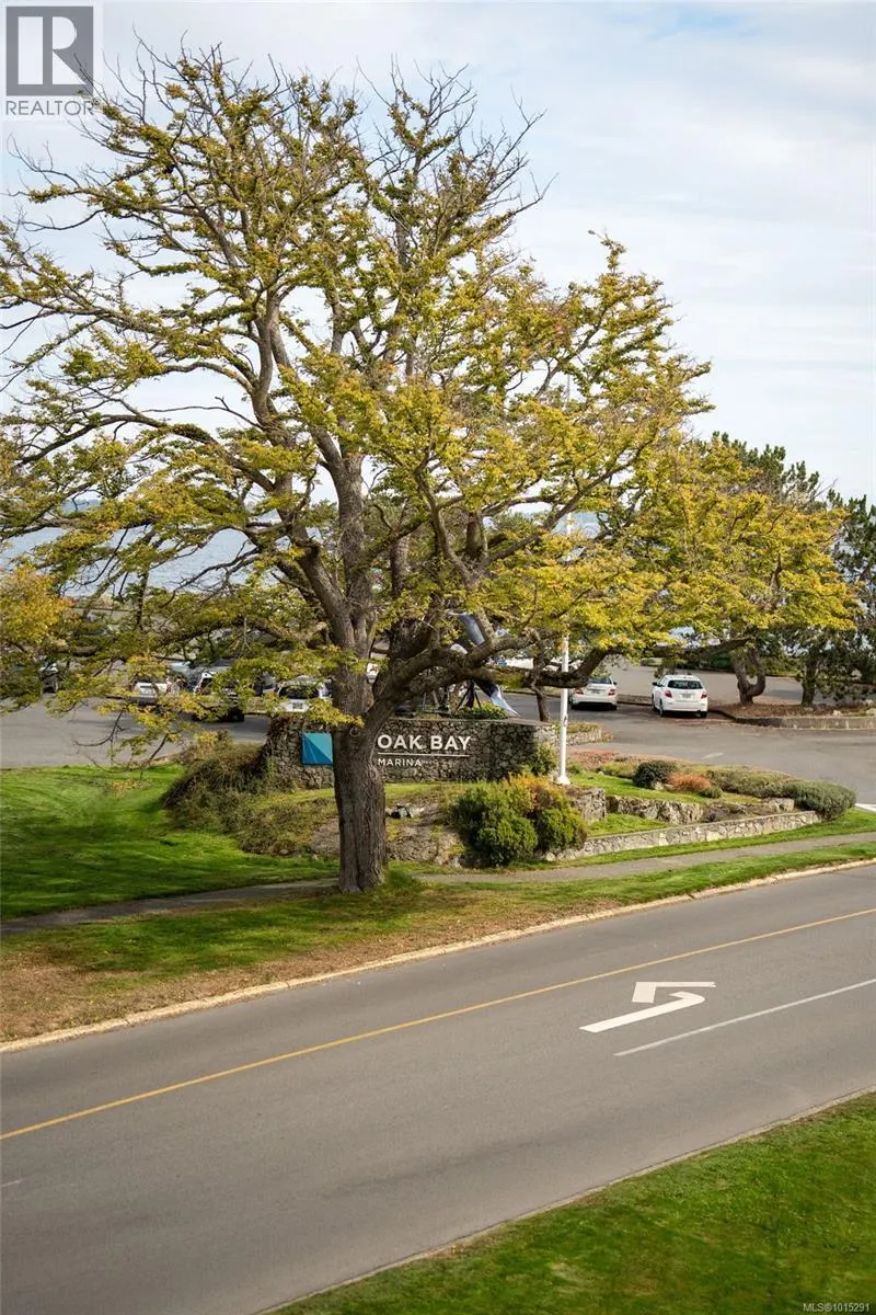 301 1318 Beach Dr