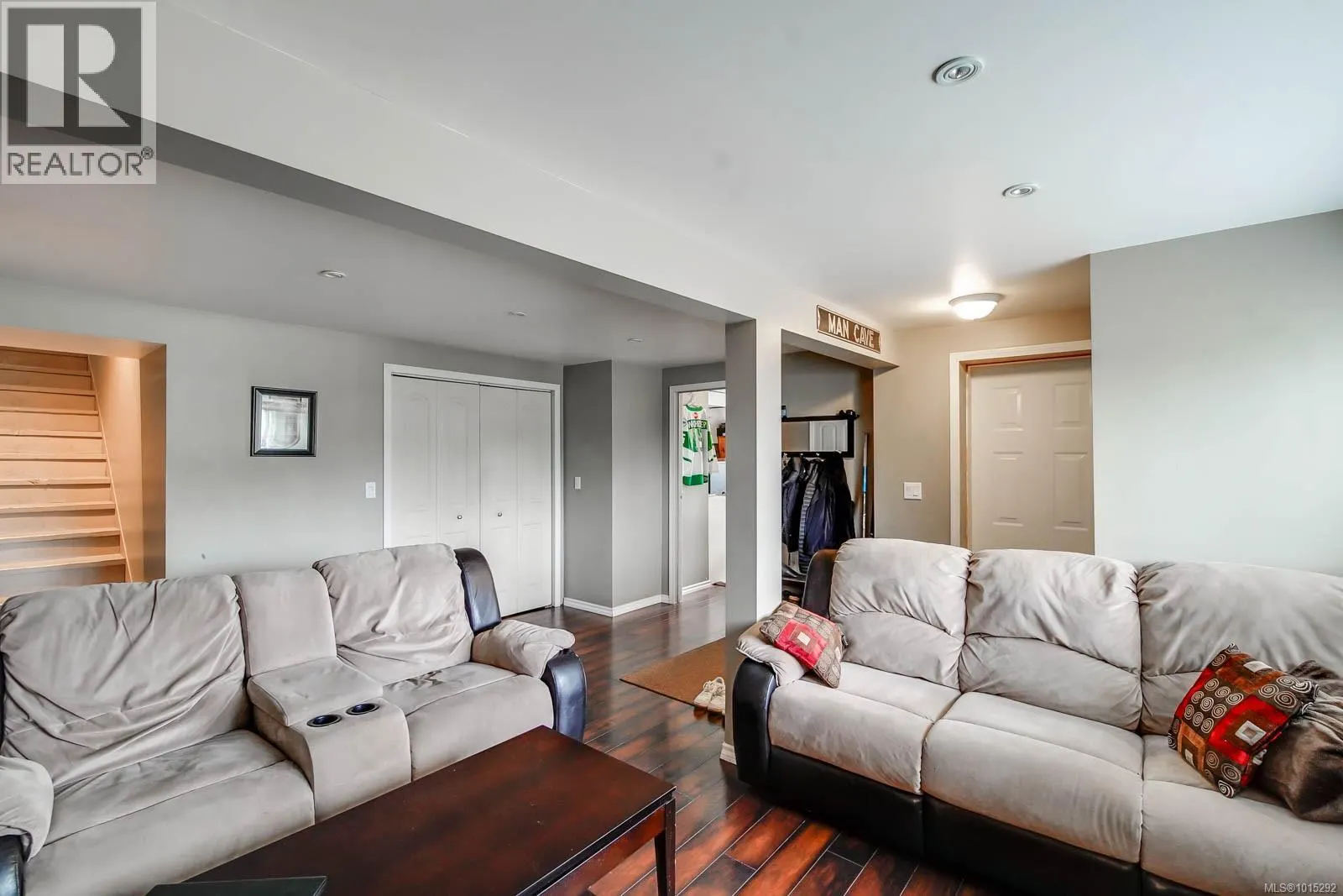 3357 6th Ave
