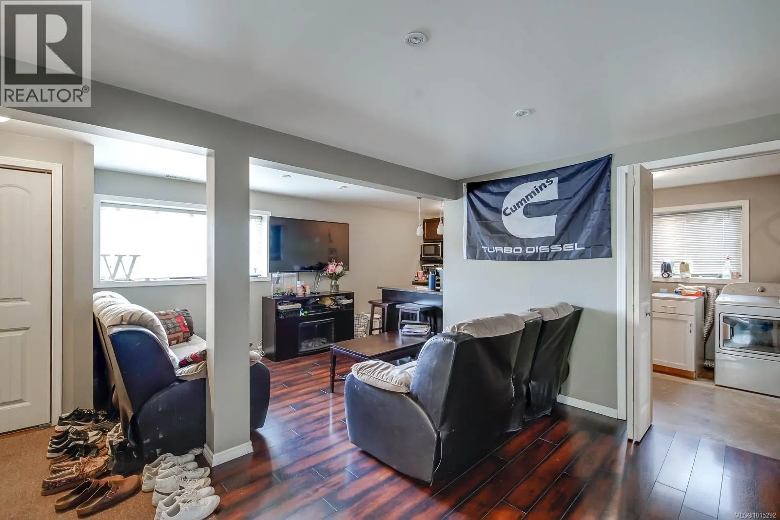 3357 6th Ave