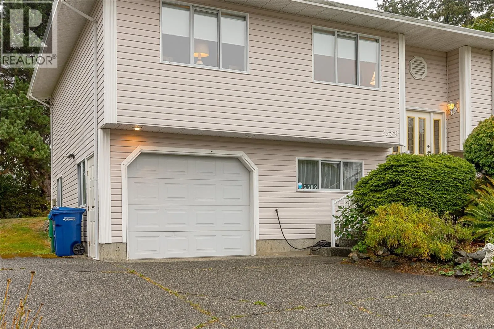 2389 Westhill Pl