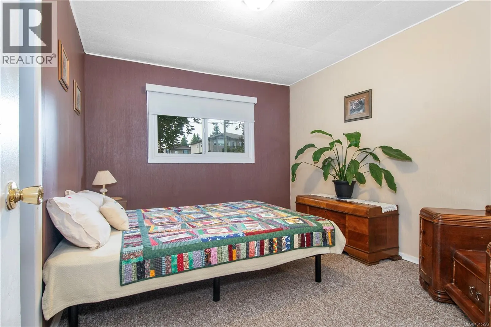 644 8th Ave