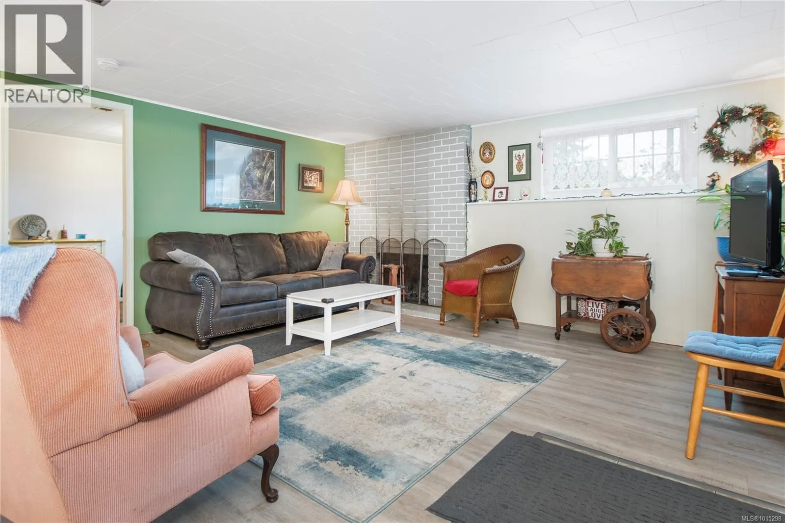 644 8th Ave