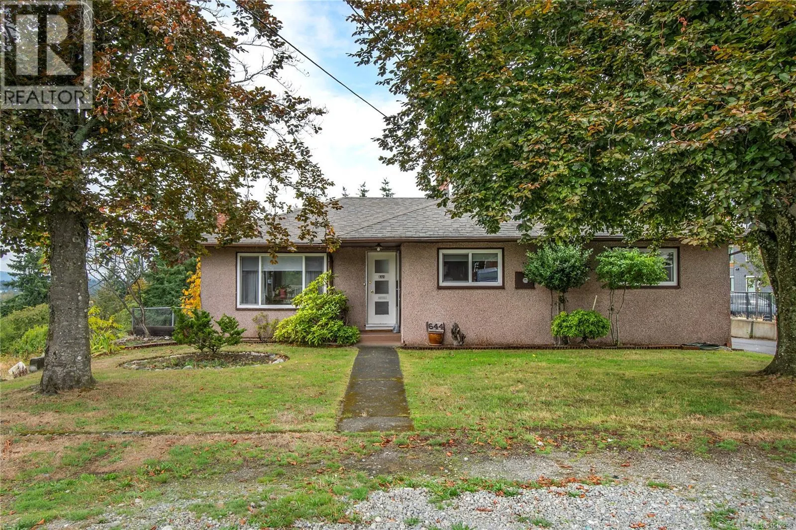 644 8th Ave
