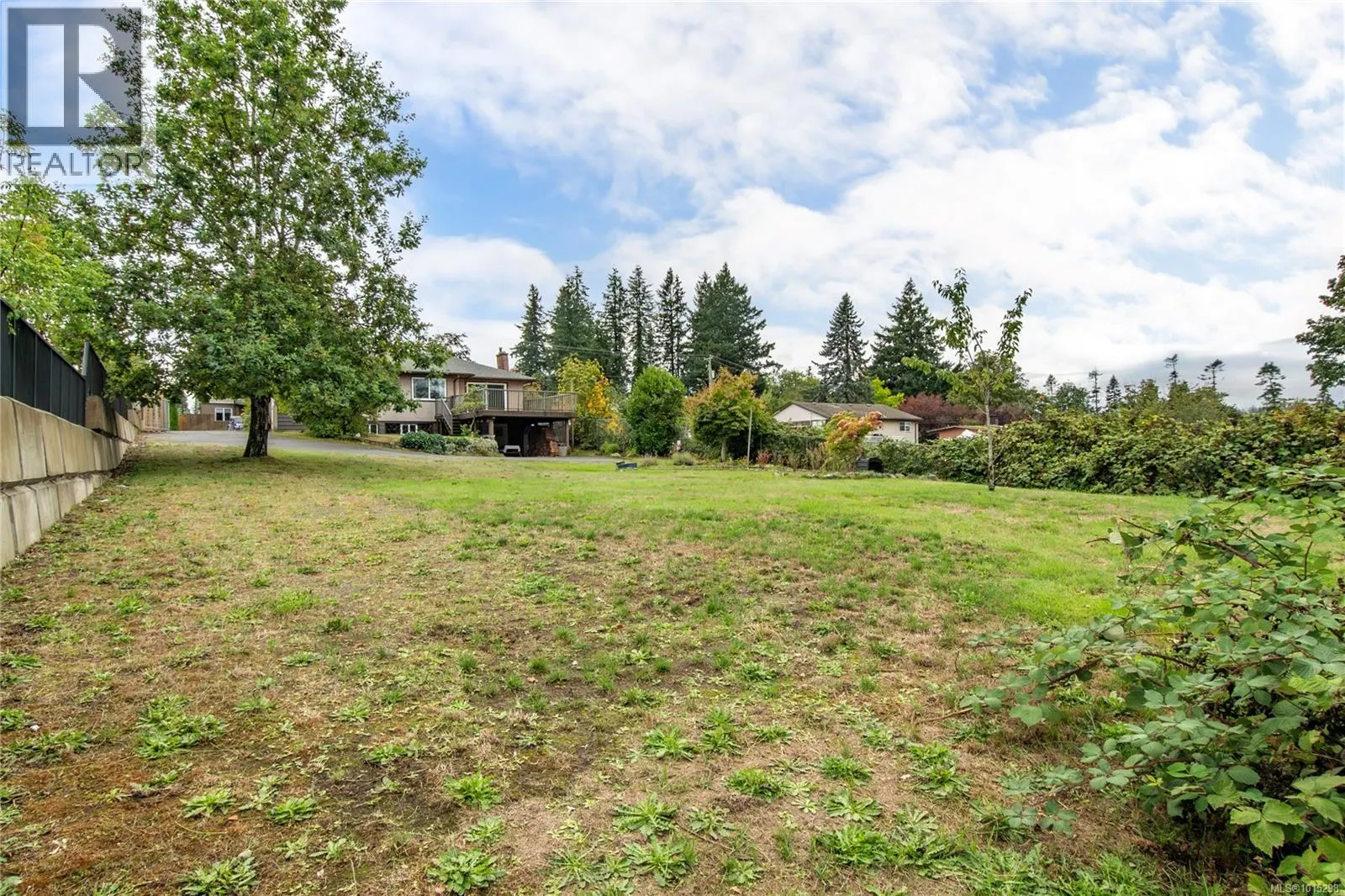 644 8th Ave