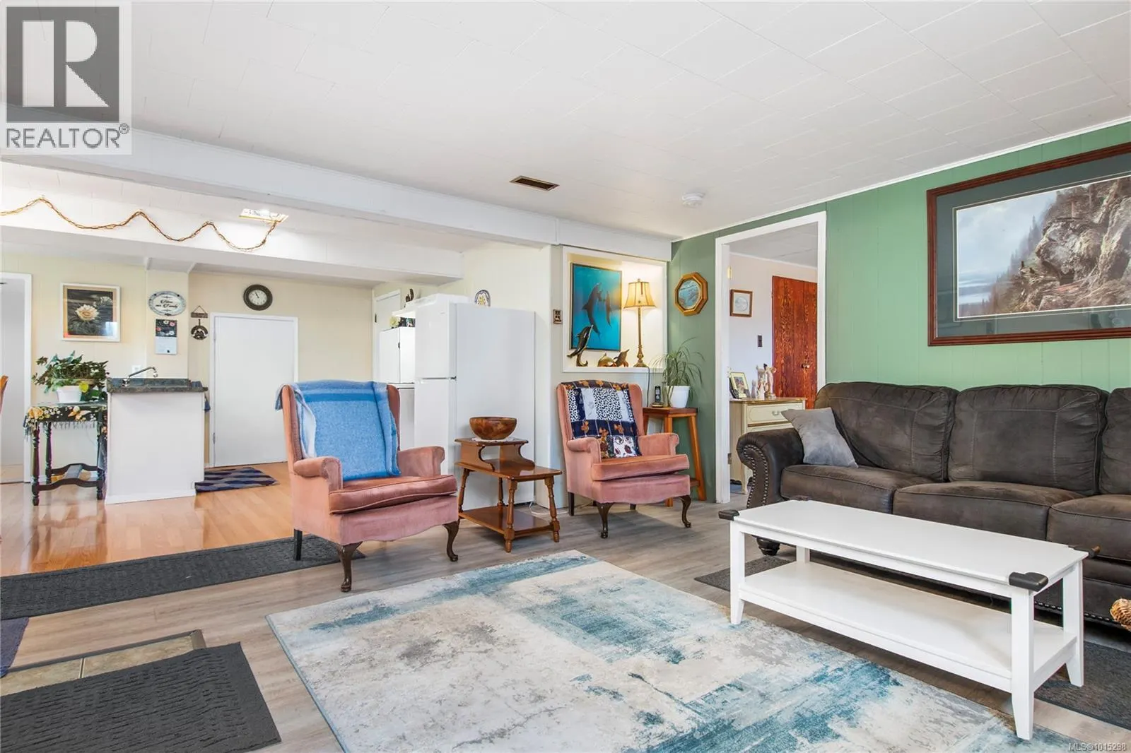 644 8th Ave