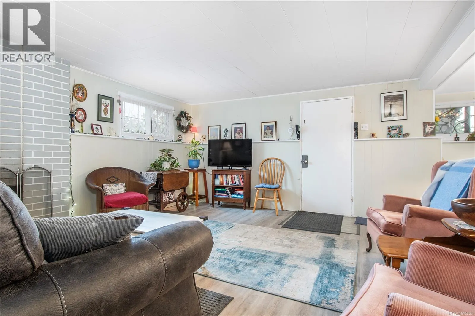 644 8th Ave