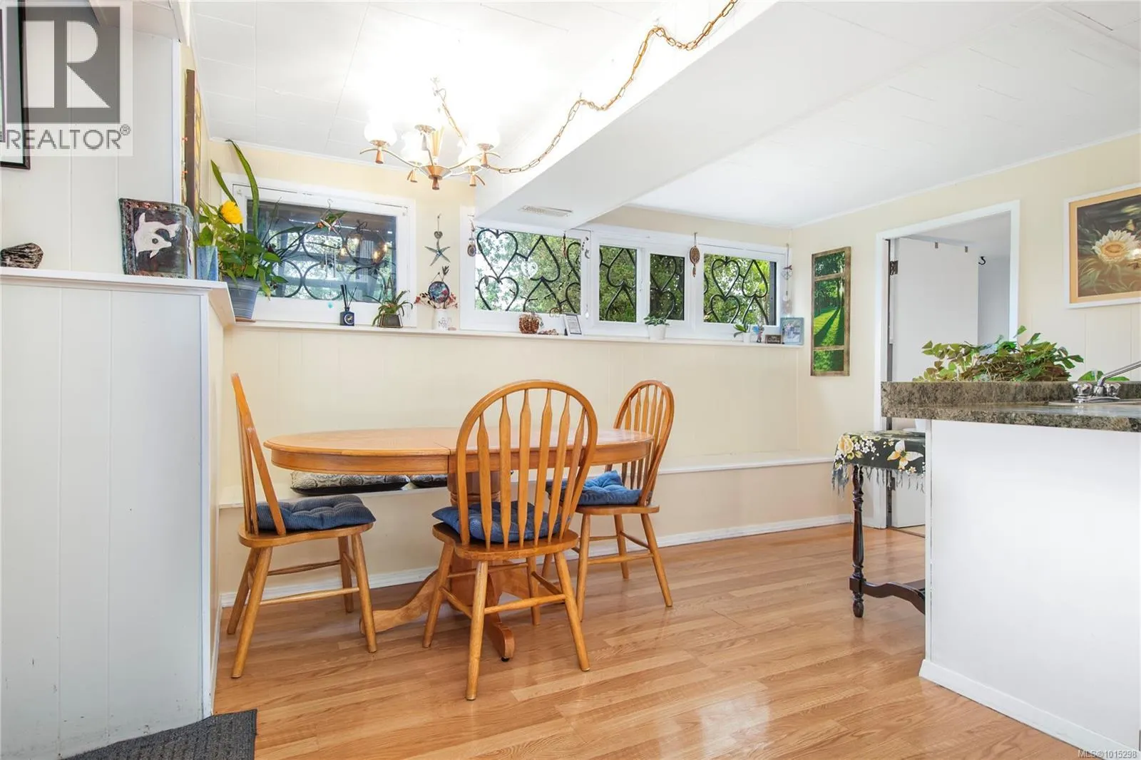 644 8th Ave