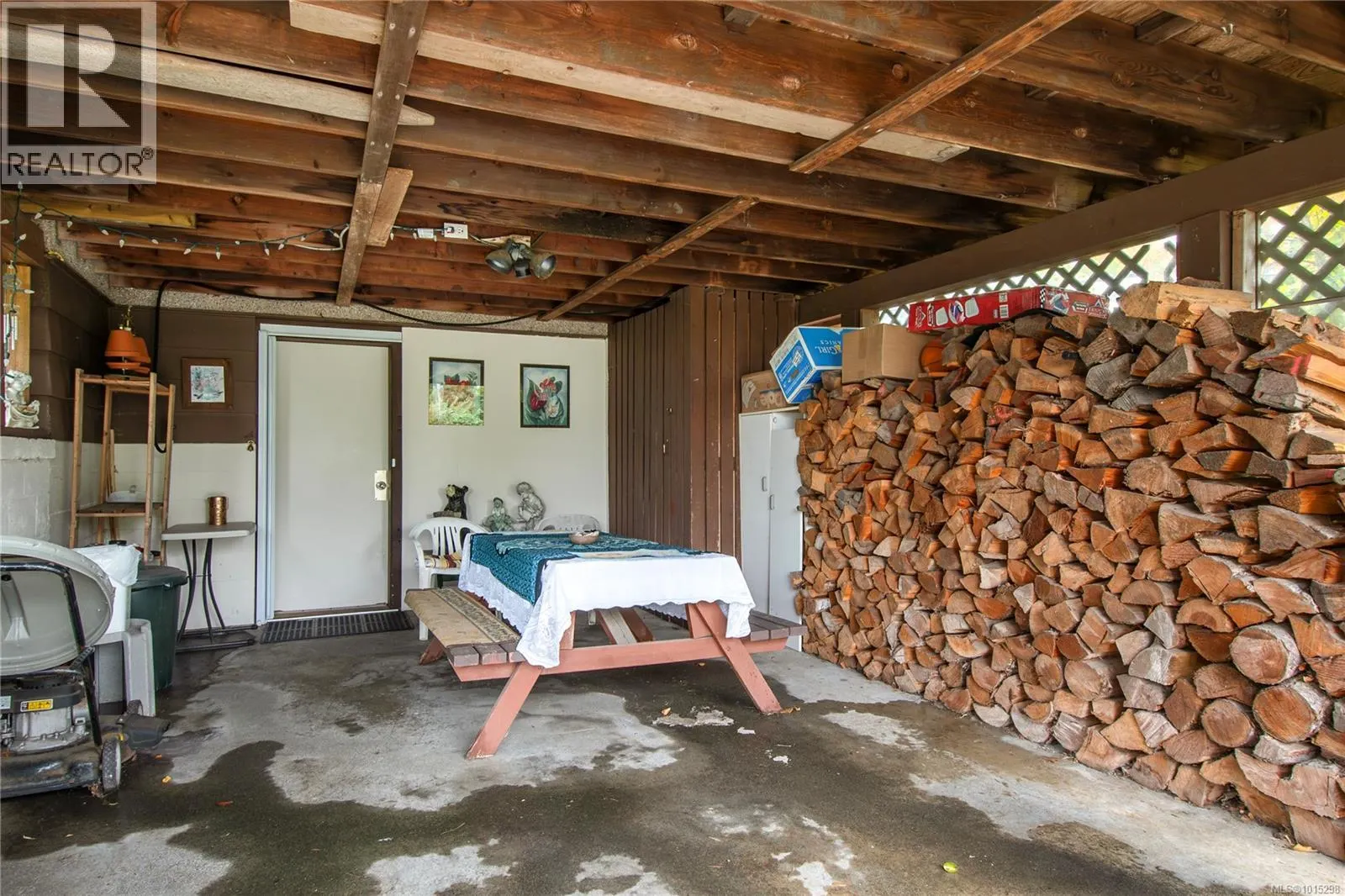 644 8th Ave