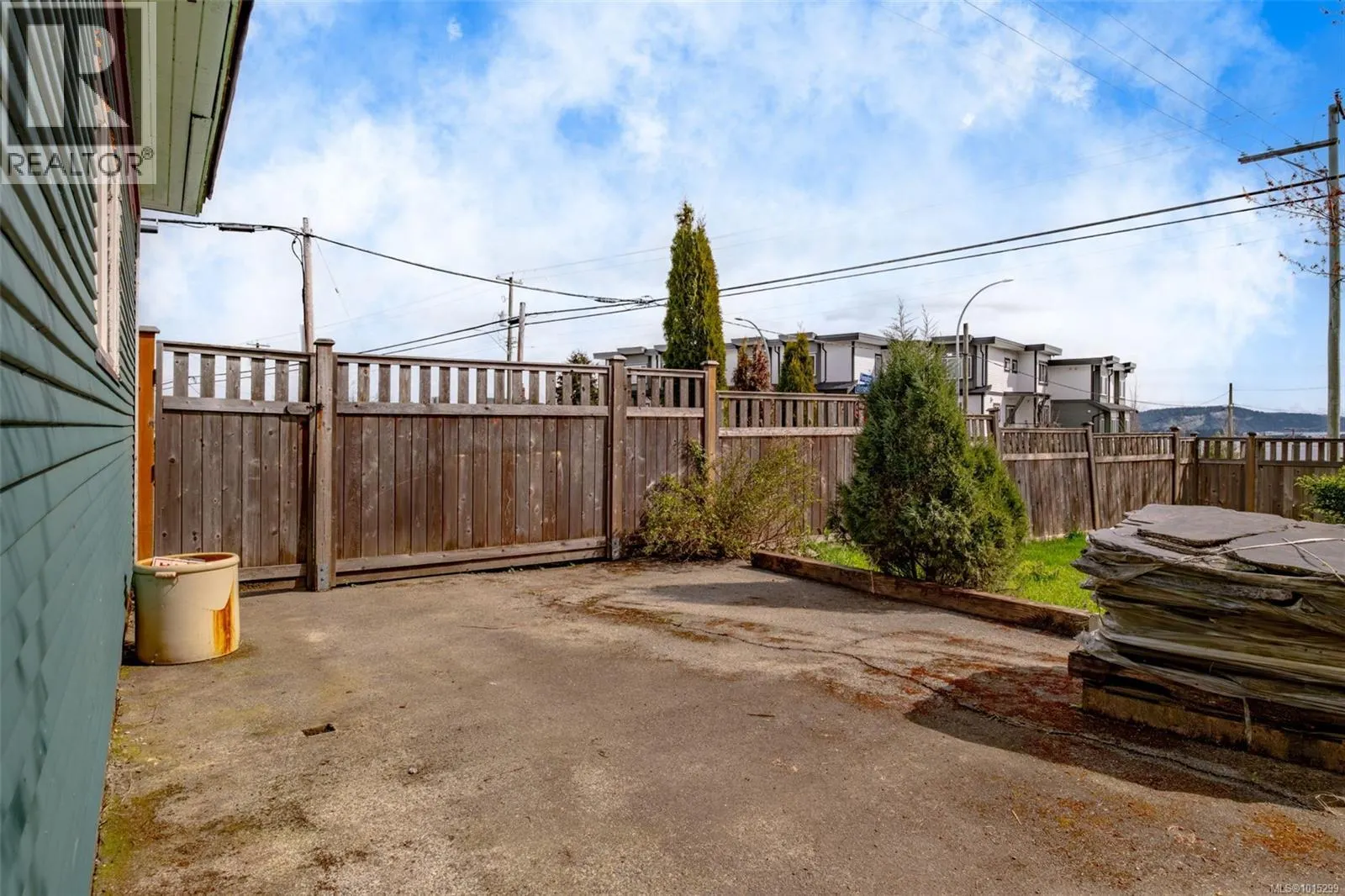 302 Victoria Rd