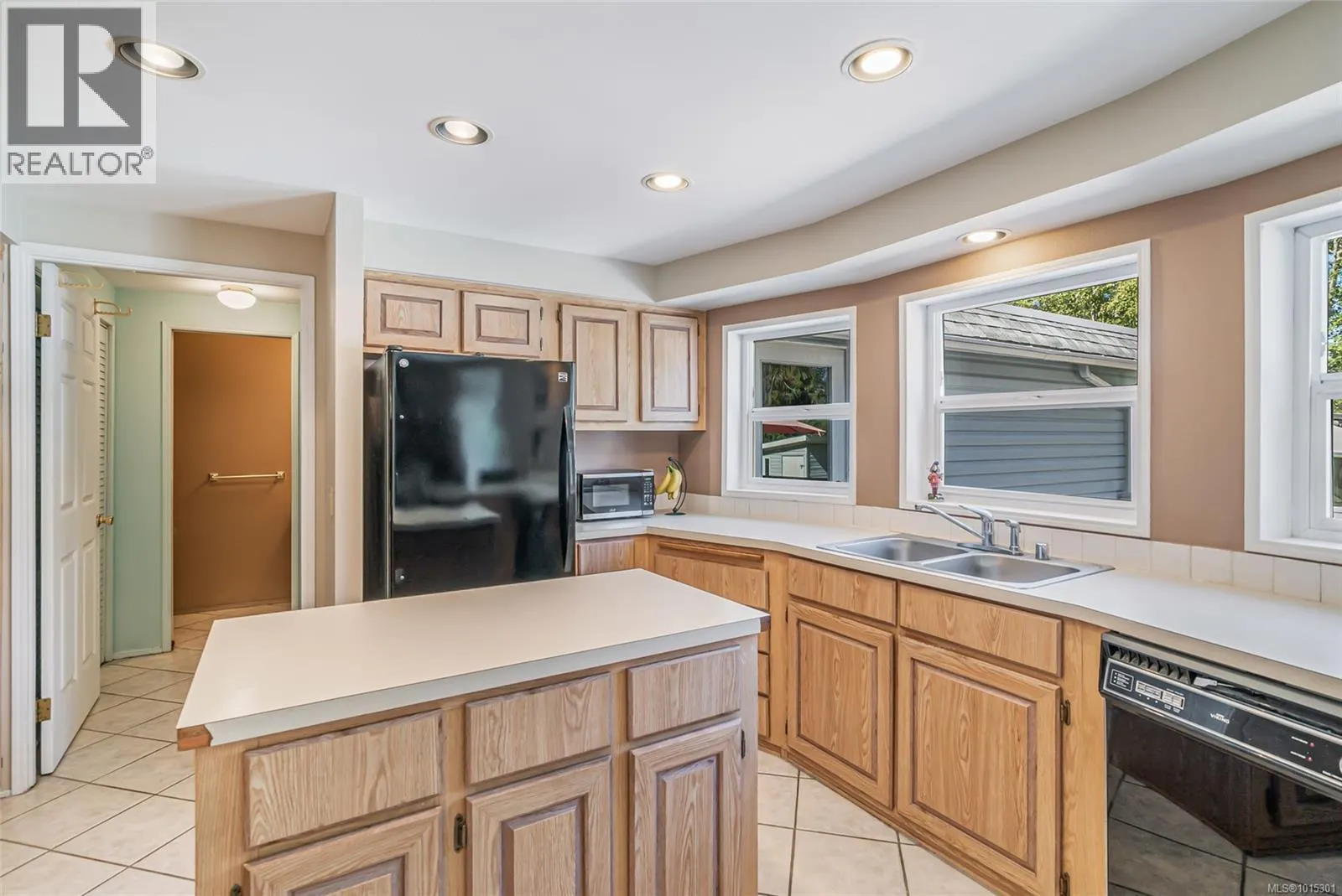 1122 Popham Rd