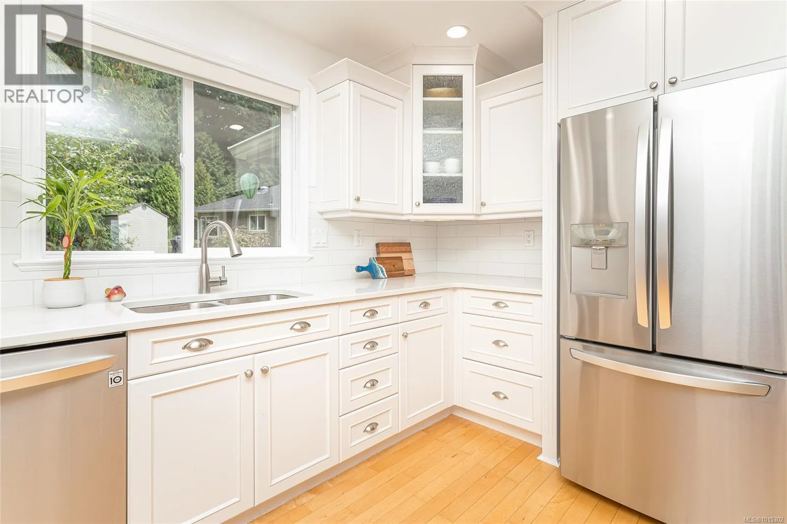1221 Midiron Close