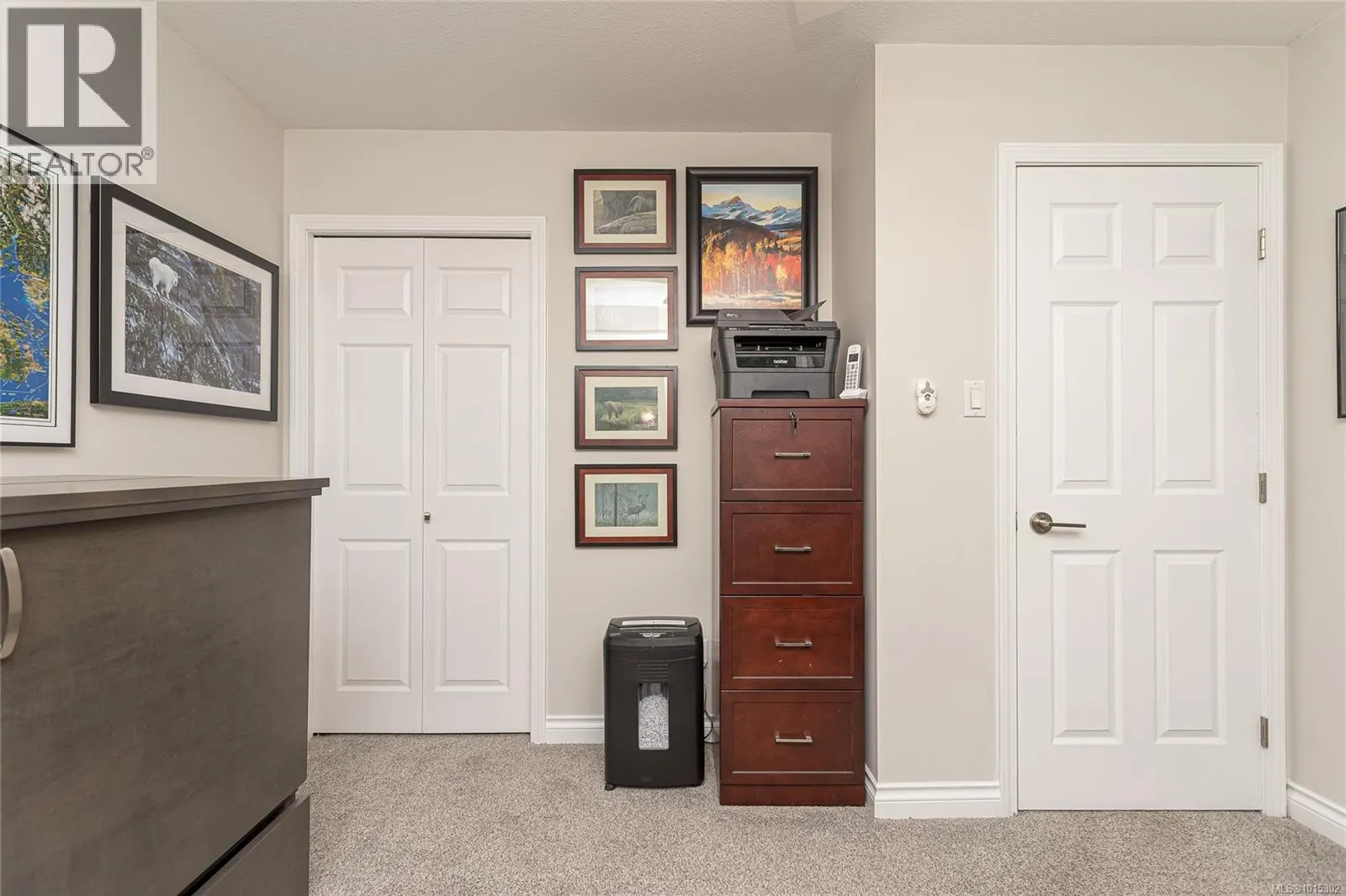 1221 Midiron Close