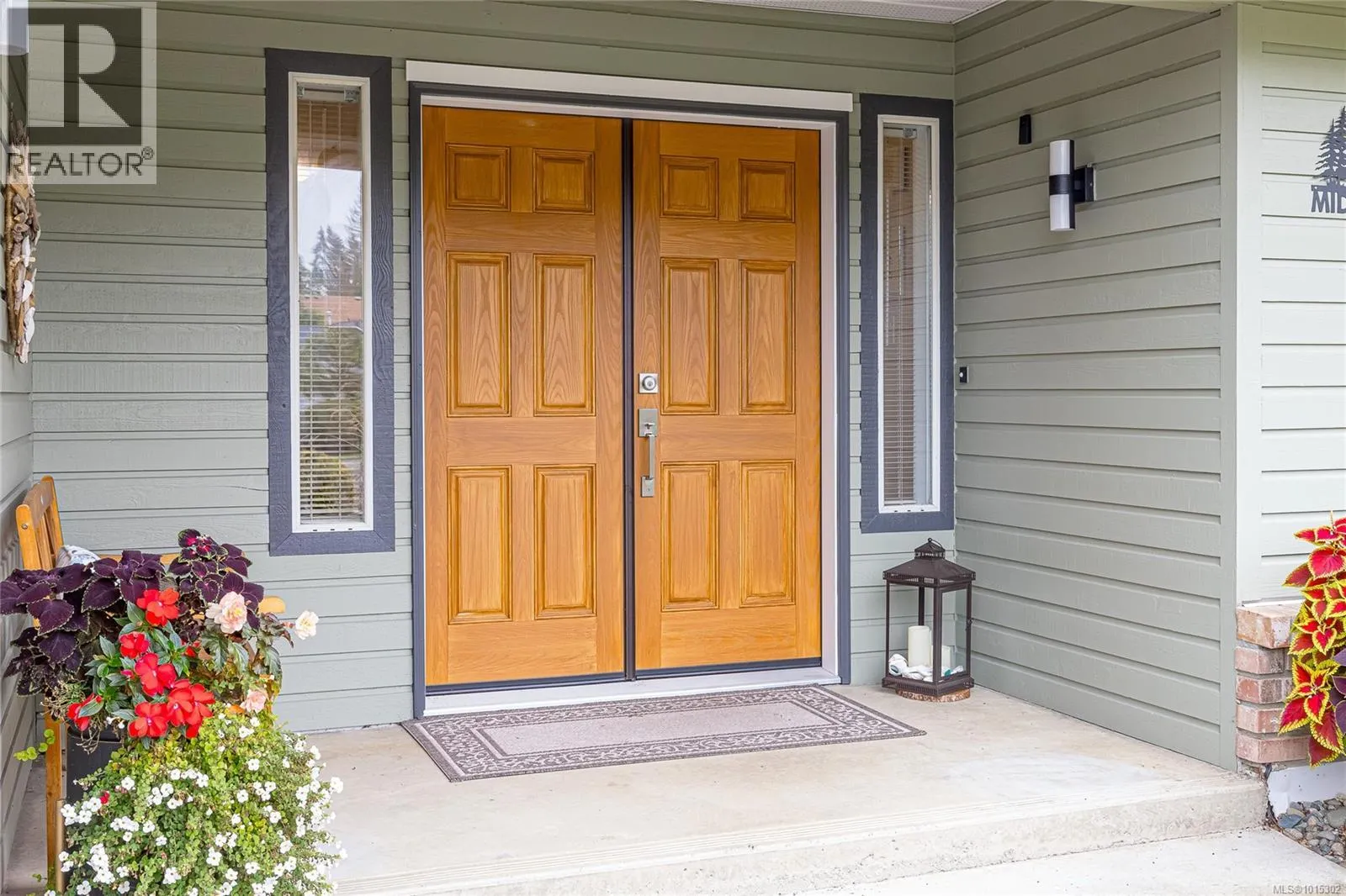 1221 Midiron Close
