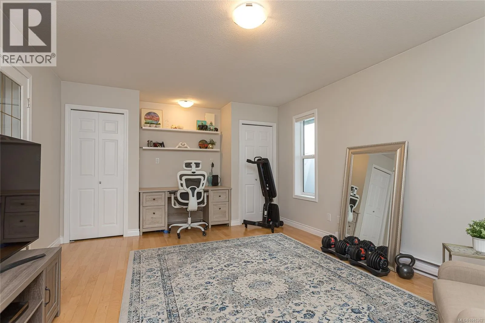 1221 Midiron Close