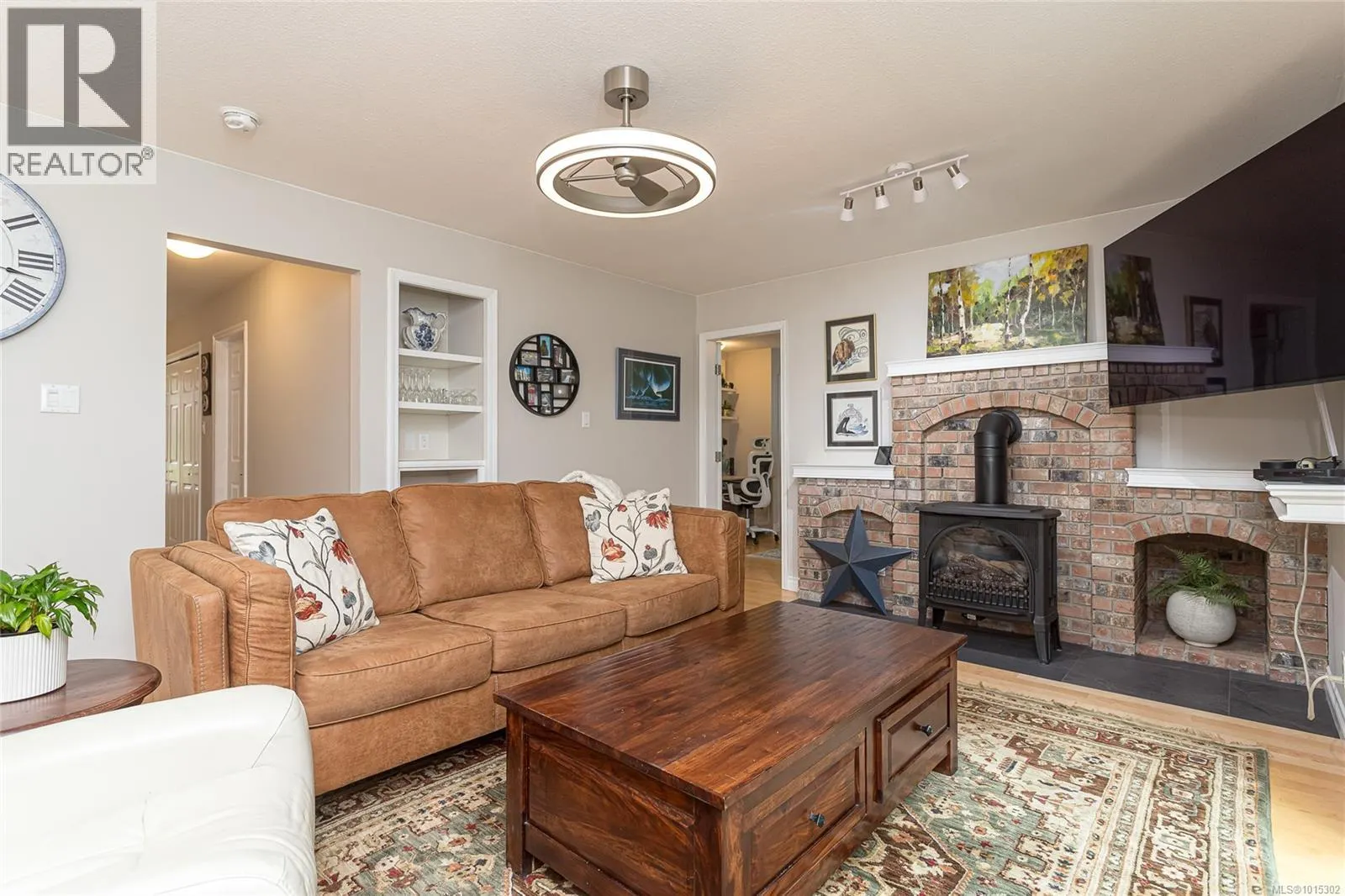 1221 Midiron Close