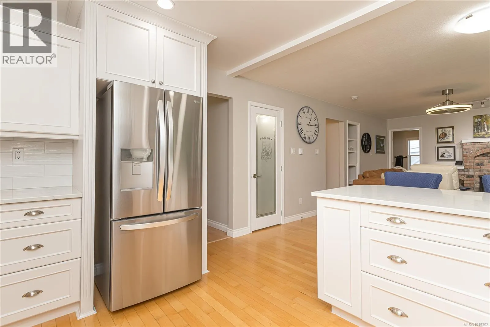 1221 Midiron Close