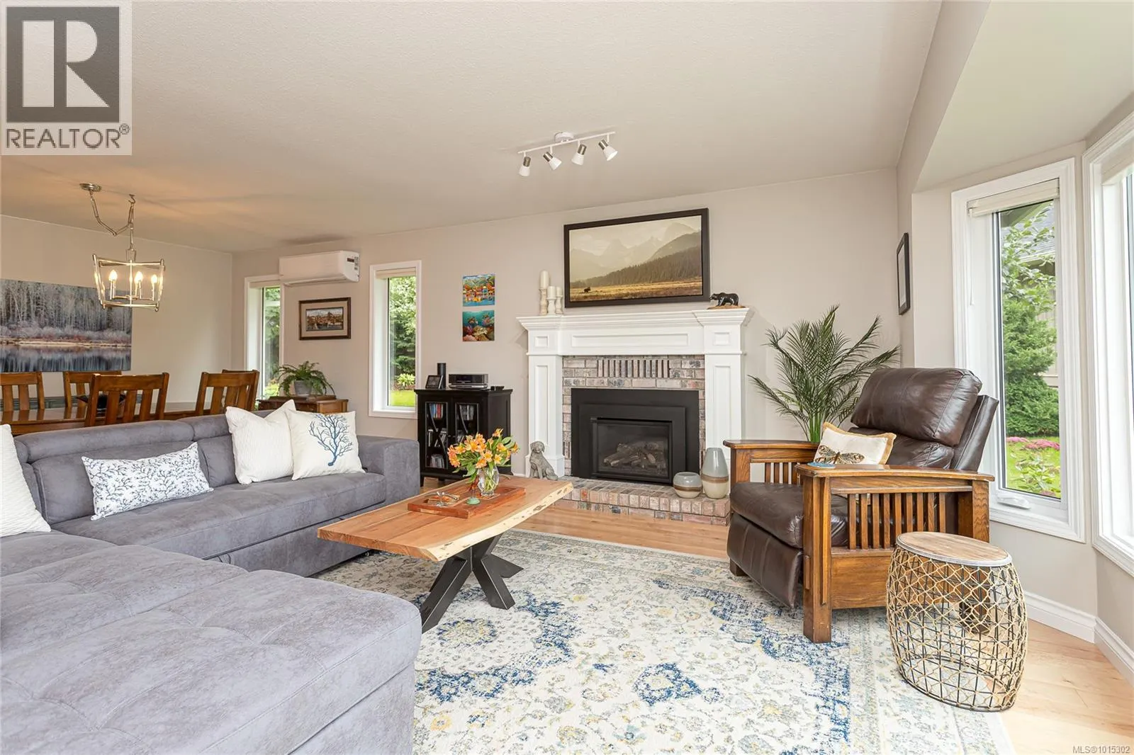 1221 Midiron Close