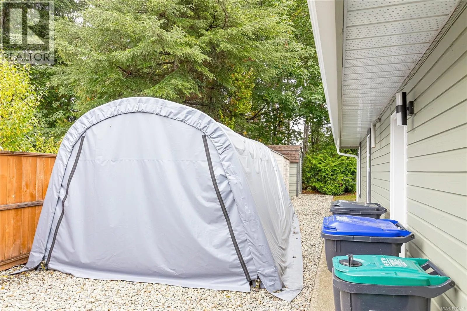 1221 Midiron Close
